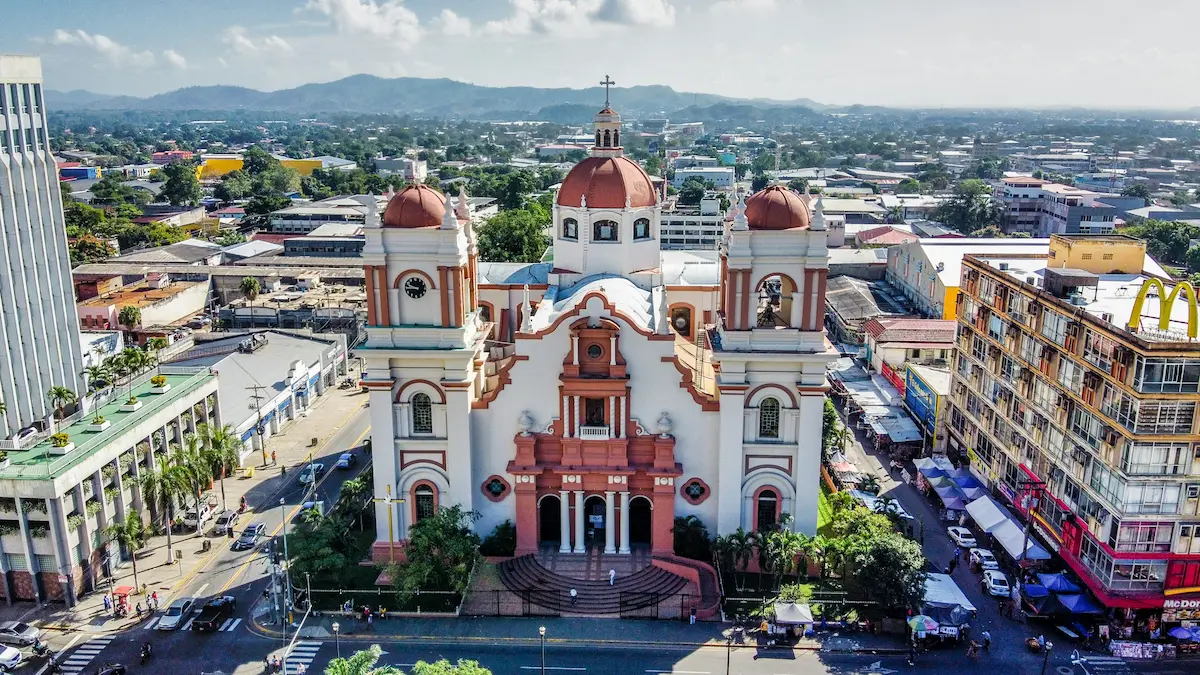 Enviar dinero a San Pedro Sula, Honduras